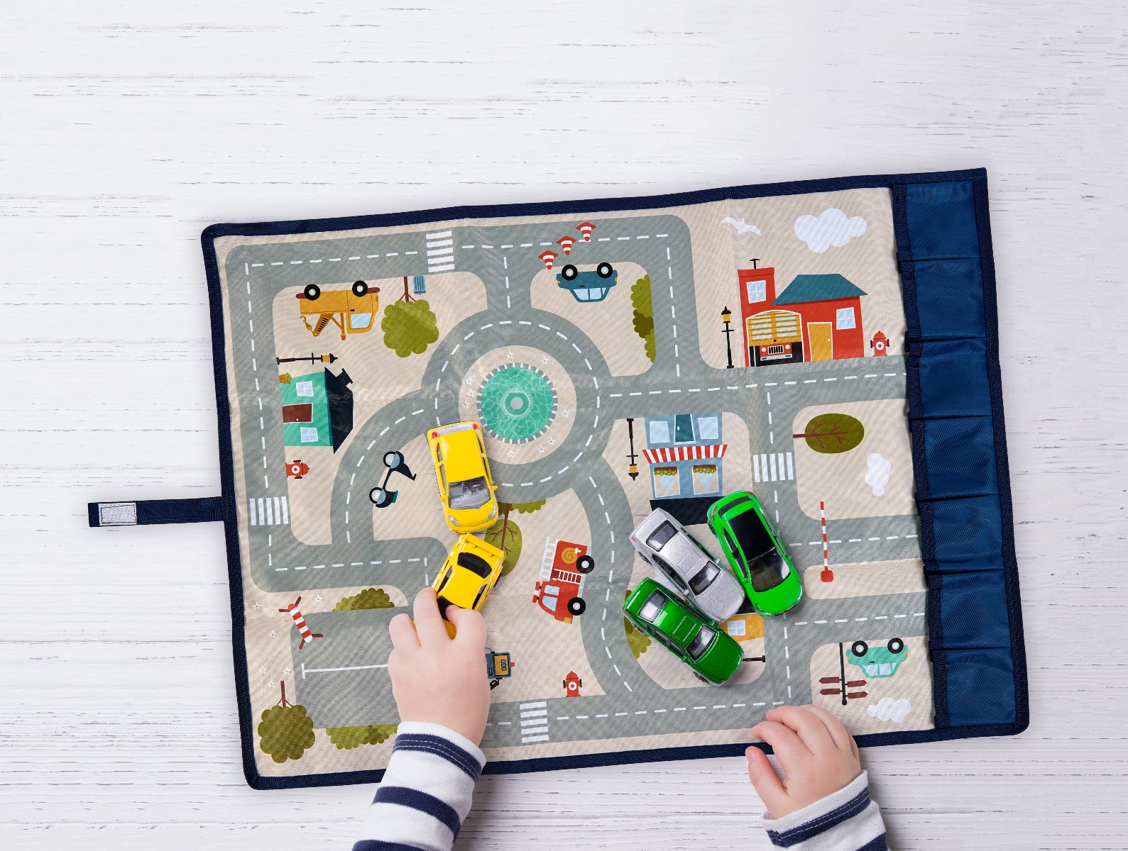 Car play mat deals